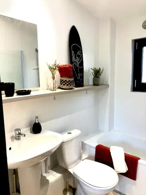 Salle de bains dans l'établissement Résidence « Au passage coloré »
