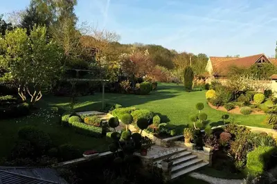 Jardin de l'établissement Beautiful country house located 50min from Paris Eiffel Tour - Demeure d'exception à 50min de Paris Tour Eiffel