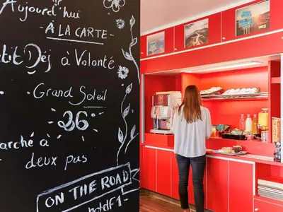Cuisine ou kitchenette dans l'établissement Eco hôtel Rouen Louviers Val de Reuil