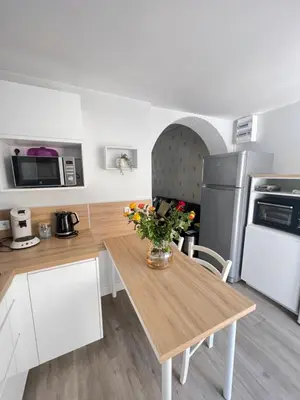 Cuisine ou kitchenette dans l'établissement Amiénoise 5 chambres proche Centre Ville