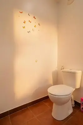 Salle de bains dans l'établissement Appartement avec Jardin et Terrasse près de Paris