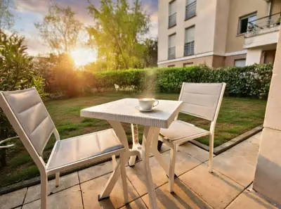 Terrasse ou espace extérieur de l'établissement Appartement avec Jardin et Terrasse près de Paris