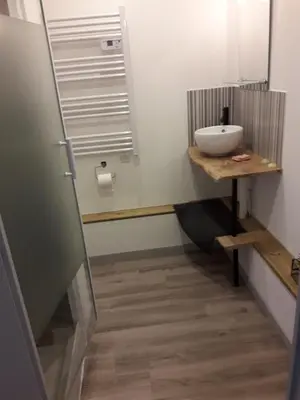 Salle de bains dans l'établissement studio 1ere étage dans maison privée
