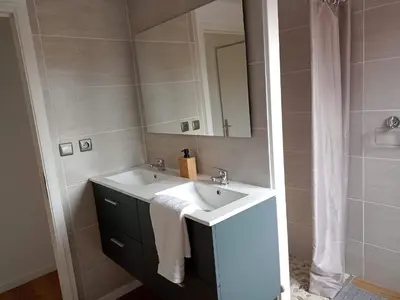 Salle de bains dans l'établissement CHARMANTE MAISON PRES DE DIEPPE