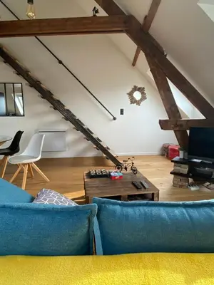 Télévision ou salle de divertissement dans l'établissement 
