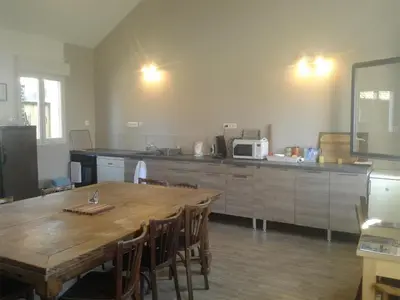 Cuisine ou kitchenette dans l'établissement Chambres du Campreux