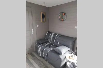 Coin salon dans l'établissement Tiny house