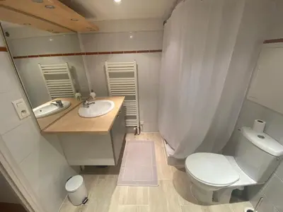 Salle de bains dans l'établissement Le panorama de la vicomté