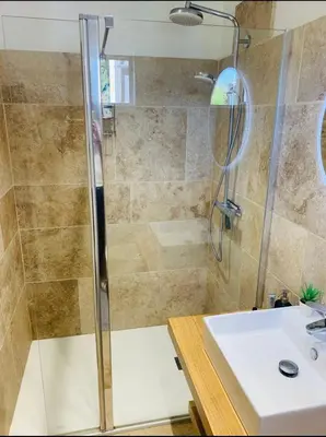 Salle de bains dans l'établissement Le petit Chapitre