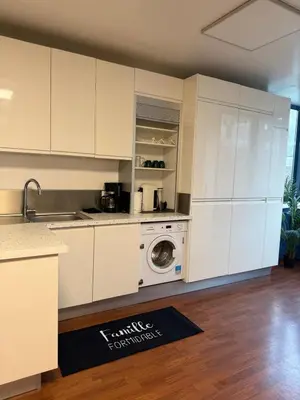 Cuisine ou kitchenette dans l'établissement SPACIEUX Appartement de Charme, près de Paris
