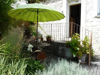 Jardin de l'établissement La Maison de Madame Baudy