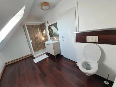 Salle de bains dans l'établissement Granne de Lin étage