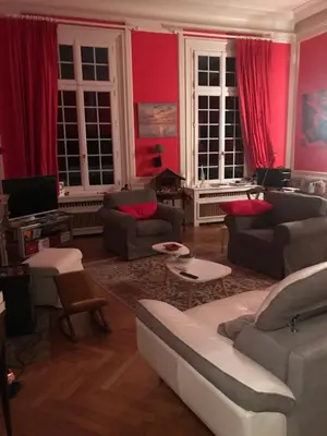 Coin salon dans l'établissement CHATEAU D HUGLEVILLE