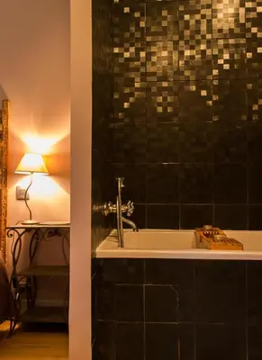 Salle de bains dans l'établissement Le Brame - Chambres d'Hôtes