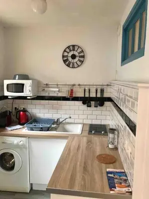 Cuisine ou kitchenette dans l'établissement Studio proche des falaises, du port et des plages