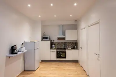 Cuisine ou kitchenette dans l'établissement Charmant Dieppois, 2 chambres, centre ville