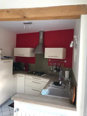 Cuisine ou kitchenette dans l'établissement Gite Les Grèves