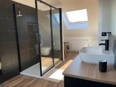 Salle de bains dans l'établissement Gîte Serenida