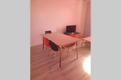 Télévision ou salle de divertissement dans l'établissement appartement laïs