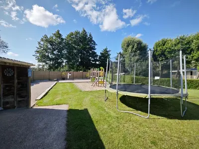Aire de jeux pour enfants de l'établissement Aux Cygnes D'Opale