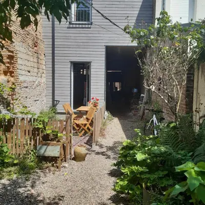 Jardin de l'établissement L'abbevilloise, aux portes de la Baie de Somme