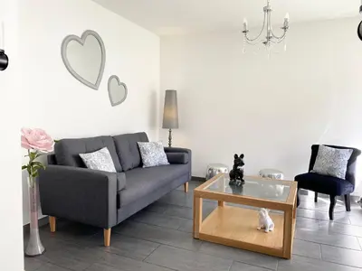 Coin salon dans l'établissement Villa la Vie, Maison entière pour 4 personnes, avec extérieur, Tout inclus, ménage, linge, wifi