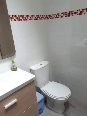 Salle de bains dans l'établissement Maison de pêcheur idéalement située.