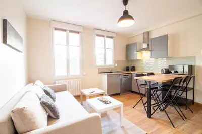 Cuisine ou kitchenette dans l'établissement Cocooning Giverny Vernon n4 et n9