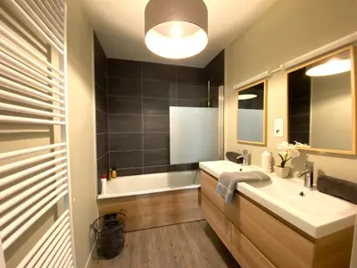 Salle de bains dans l'établissement Cocooning Giverny Vernon n4 et n9