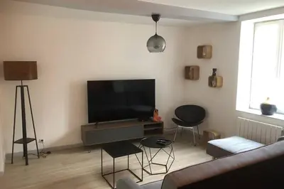 Télévision ou salle de divertissement dans l'établissement L Euphorie - Maison de ville de caractère 7 minutes de la mer - Le Treport - Mers les Bains