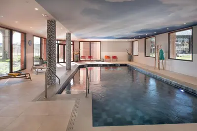 Piscine de l'établissement DOMITYS LA ROZE DE SEINE ou située à proximité