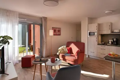 Cuisine ou kitchenette dans l'établissement DOMITYS LA ROZE DE SEINE