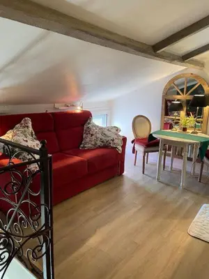 Coin salon dans l'établissement Le petit nid d'aigle - Giverny