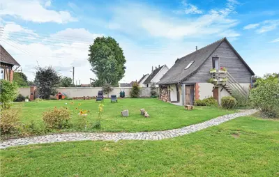 Jardin de l'établissement Lovely Apartment In Le Mesnil-Esnard