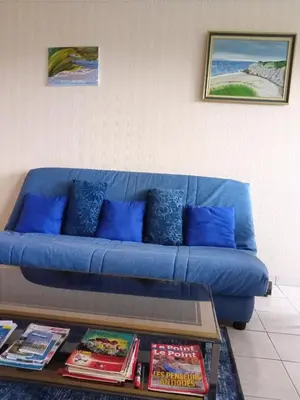 Coin salon dans l'établissement Bleu d'Arques Appartement lumineux et calme