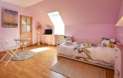 Un ou plusieurs lits dans un hébergement de l'établissement Gorgeous Apartment In Le Mesnil-Esnard