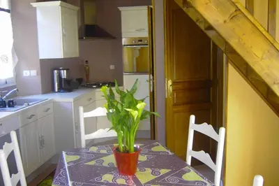Cuisine ou kitchenette dans l'établissement Maison Le four à chaux