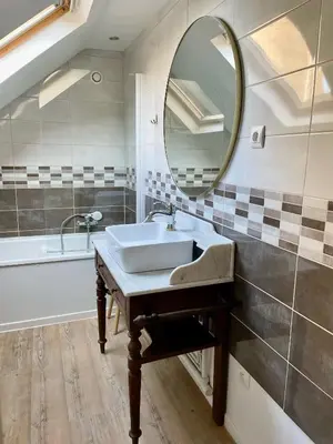 Salle de bains dans l'établissement Les Templiers - maison avec cour à 20 m du port - Le Tréport