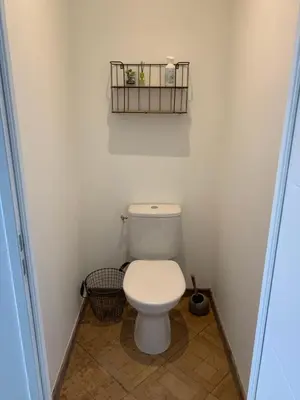Salle de bains dans l'établissement LA BERGE