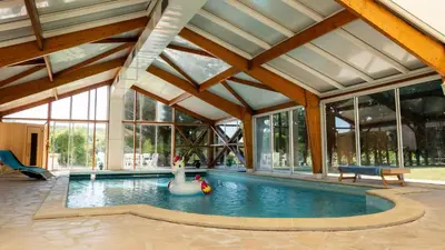 Piscine de l'établissement Les Gîtes d'Halatte ou située à proximité