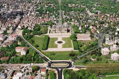 Vue panoramique sur l'établissement Beautiful appartement, 20 min to Champs-Elysées