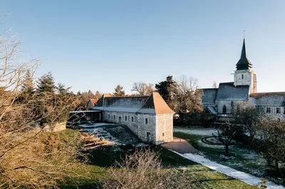 Plan de l'établissement LA MOTTE FÉODALE luxury medieval MANOR rated 5 stars in Normandy
