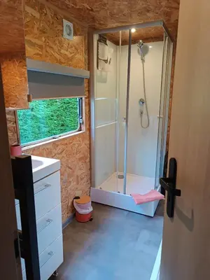 Salle de bains dans l'établissement Le Cottage des Hortillonnages