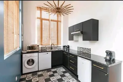 Cuisine ou kitchenette dans l'établissement 4 Spacieux, chaleureux, hyper centre 300m de la mer