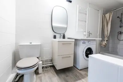 Salle de bains dans l'établissement ****ChillChic/Espaces Verts/Centre Ville/Paris****