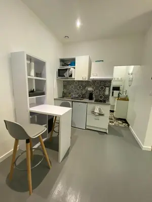 Cuisine ou kitchenette dans l'établissement Casamara 2 studio au coeur du parc de la Hotoie