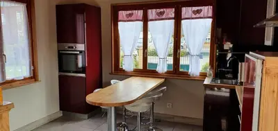 Cuisine ou kitchenette dans l'établissement Le chalet
