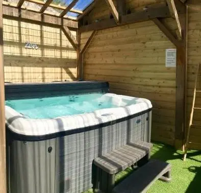 Plan de l'établissement Gite de la Baigneuse avec jacuzzi 6 pers