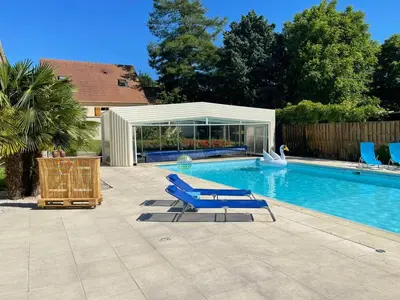 Piscine de l'établissement L'Annexe- guest house avec piscine studio avec coin chambre ou située à proximité