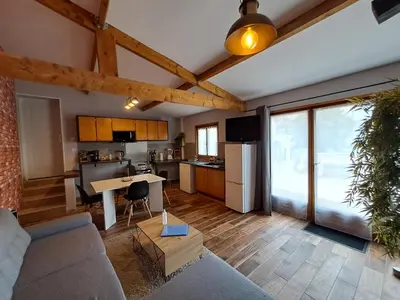 Cuisine ou kitchenette dans l'établissement L'Annexe- guest house avec piscine studio avec coin chambre